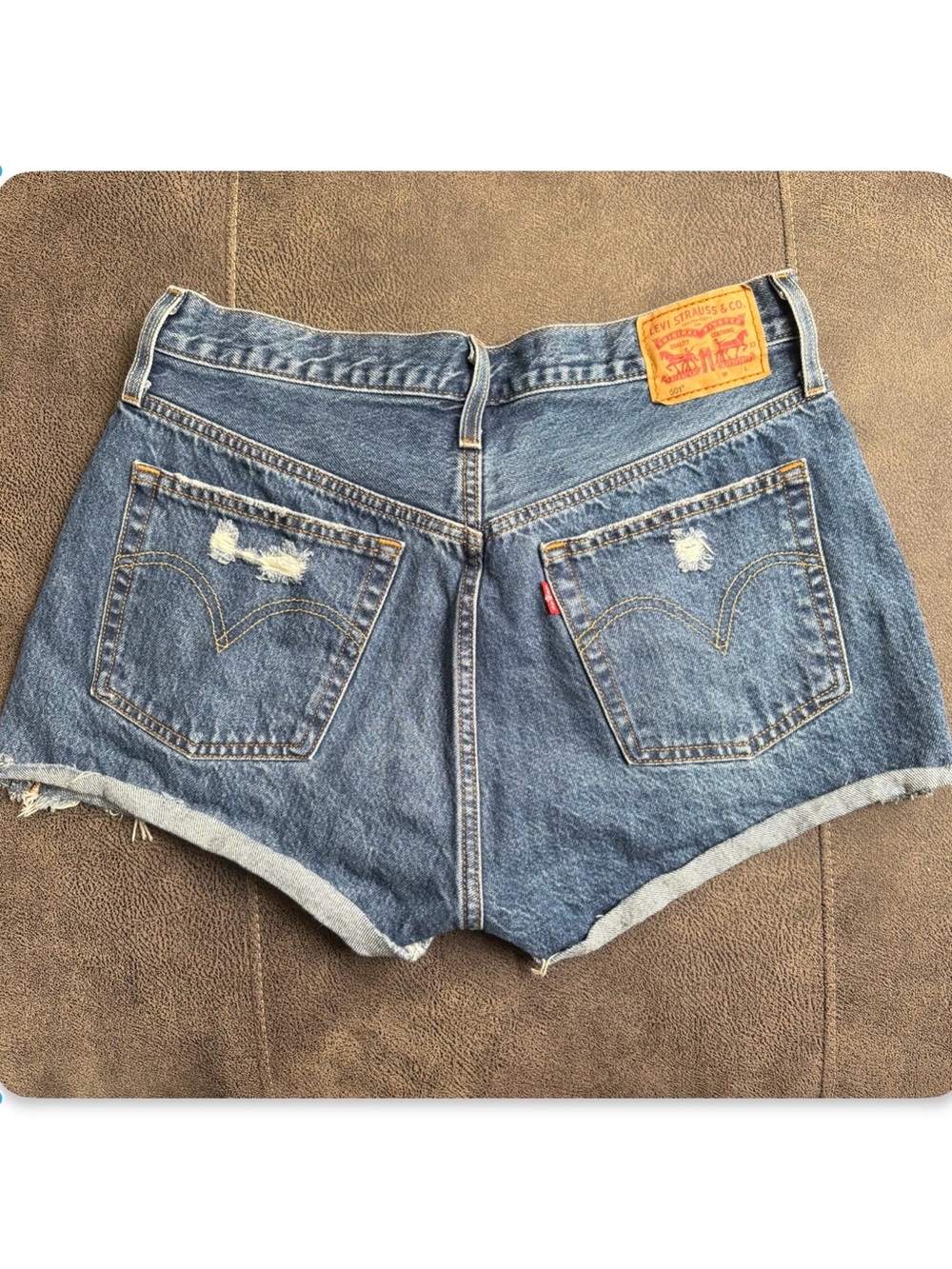 Levi’s Women’s 501 Original Shorts - 30 - Picture 2 of 4